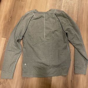 Lululemon pullover sweatshirt size M
